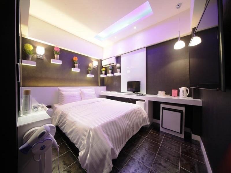 Candy Motel 2*
